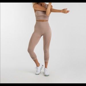 Cropped gymshark energy seamless leggings